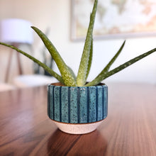 Load image into Gallery viewer, 4&quot; Table Planter - Blues
