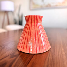 Load image into Gallery viewer, Vase - Coral
