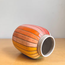 Load image into Gallery viewer, Vase - 36
