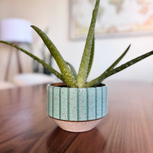 Load image into Gallery viewer, 4&quot; Table Planter - Aqua
