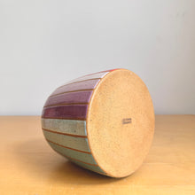 Load image into Gallery viewer, Vase - 36
