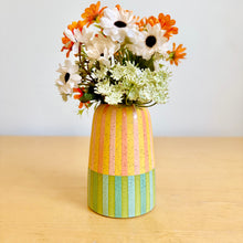 Load image into Gallery viewer, Vase - 26
