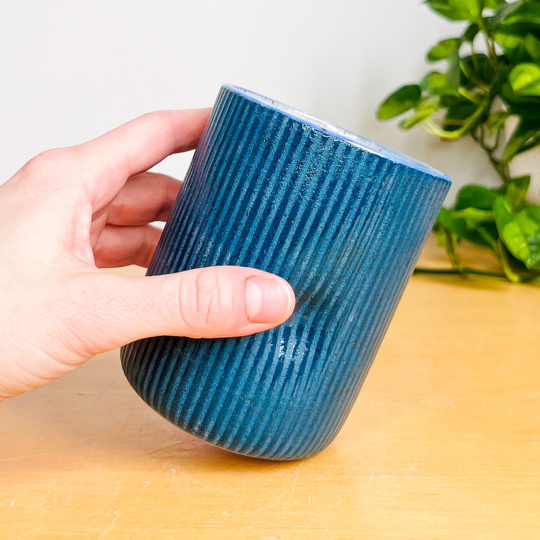 16oz. Thumb Cup - 40