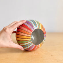 Load image into Gallery viewer, Vase - 27
