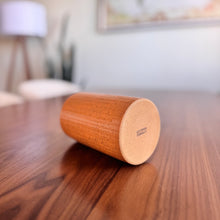 Load image into Gallery viewer, Vase - Apricot
