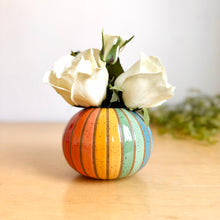 Load image into Gallery viewer, Bud Vase - 3
