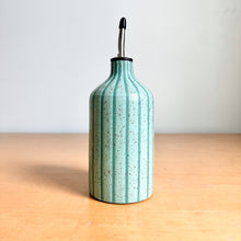 Load image into Gallery viewer, Oil Bottle - Aqua
